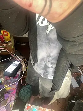 Snapshot of XanderOzzz chatting on February 17, 8:48 pm XanderOzzz online show from February 17, 8:48 pm