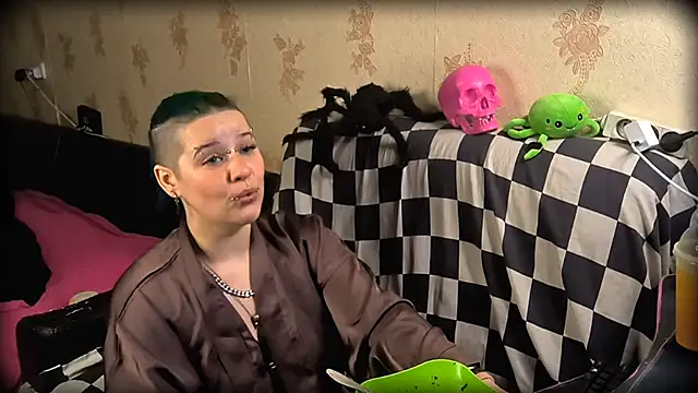 NeonNectar  online show from November 30, 5:06 pm