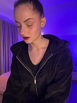 bigJuicyPussy online show from April 3, 1:31 pm