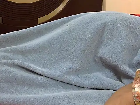 smallcuute online show from November 17, 11:21 pm