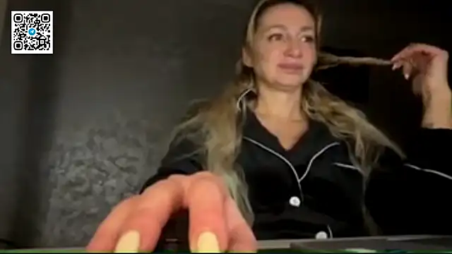 Snapshot of Lapussia chatting on October 21, 7:58 pm Lapussia online show from October 21, 7:58 pm