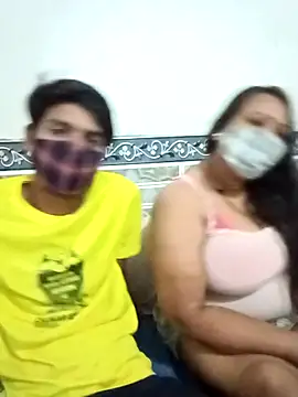 Snapshot of LoveOnStream chatting on September 21, 4:03 am LoveOnStream online show from September 21, 4:03 am