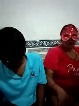 Snapshot of LoveOnStream chatting on September 27, 10:09 am LoveOnStream online show from September 27, 10:09 am