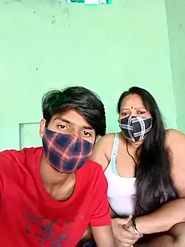 Snapshot of LoveOnStream chatting on October 18, 7:20 am LoveOnStream online show from October 18, 7:20 am