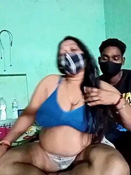 Snapshot of LoveOnStream chatting on October 23, 12:04 pm LoveOnStream online show from October 23, 12:04 pm