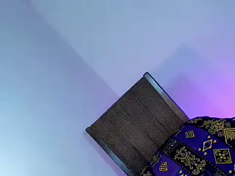 yourlovingbella online show from March 31, 2:13 am