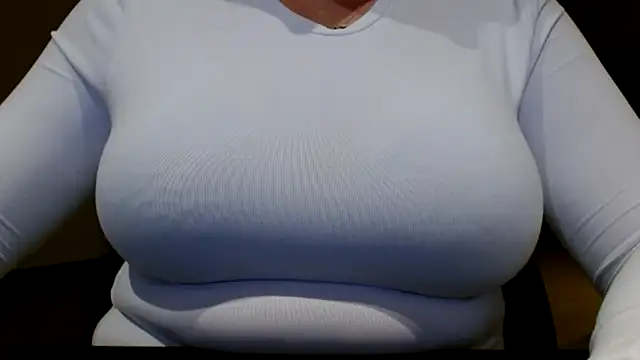 Esmee-Xxx online show from November 12, 7:35 pm