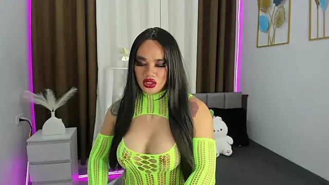 Malia Nicole online show from September 23, 7:28 pm