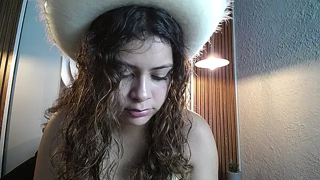 CurlyDani online show from May 15, 12:01 pm