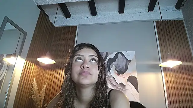 CurlyDani online show from May 17, 12:01 pm