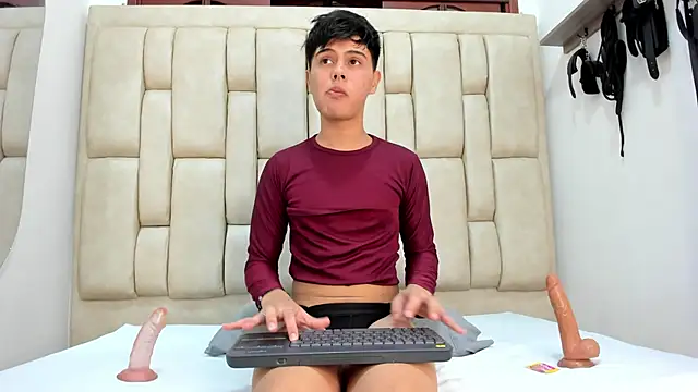 Snapshot of Felipe_Cold chatting on October 5, 2:21 am Felipe Cold online show from October 5, 2:21 am