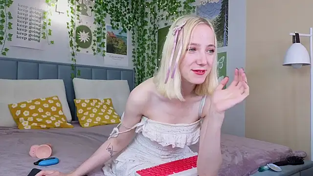 EmmaNovak online show from October 6, 12:13 pm