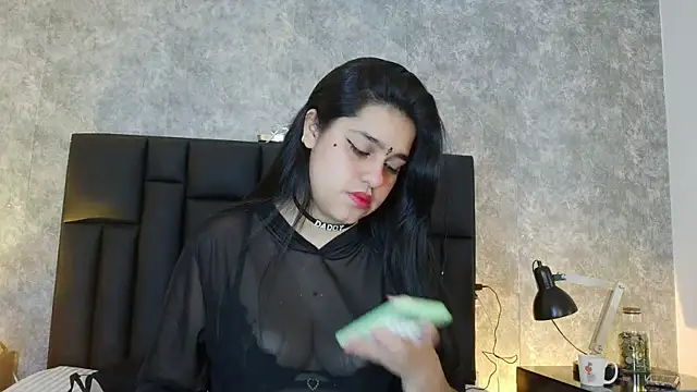 crystaldarliing online show from May 7, 2:55 pm