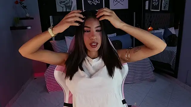 kitty collins  online show from January 11, 11:26 am