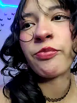 Snapshot of Danly_ chatting on February 4, 3:23 am Danly online show from February 4, 3:23 am