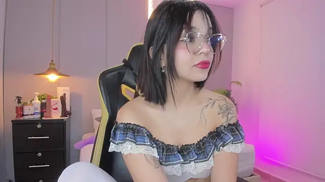 Clara Luu online show from February 4, 2:50 am