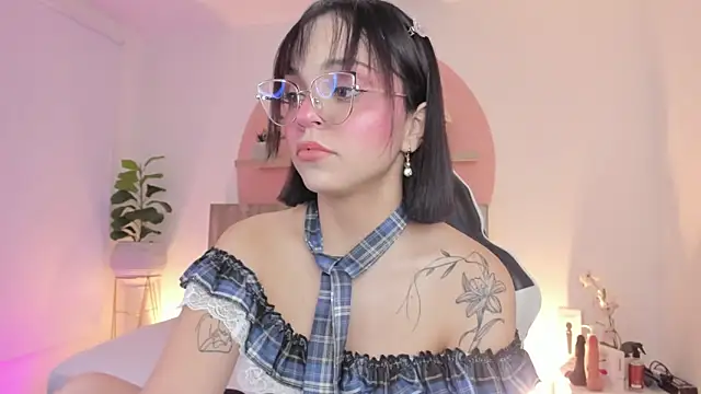 Clara Luu online show from February 22, 2:45 am