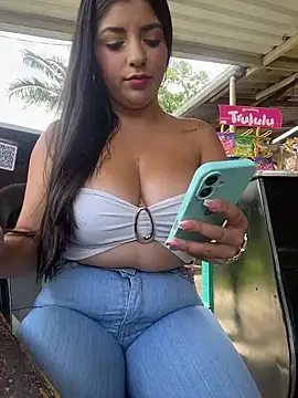 Snapshot of Isaa-Sweet chatting on May 15, 4:36 pm Isaa-Sweet online show from May 15, 4:36 pm