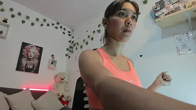 Snapshot of anastasia_tuya chatting on February 17, 1:35 am anastasia tuya online show from February 17, 1:35 am