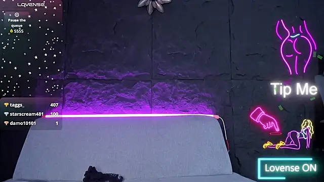 ThaliaBrooks  online show from September 16, 11:11 am