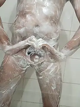 Snapshot of AtraCTiVoSiNguLaR chatting on October 15, 2:06 pm AtraCTiVoSiNguLaR online show from October 15, 2:06 pm