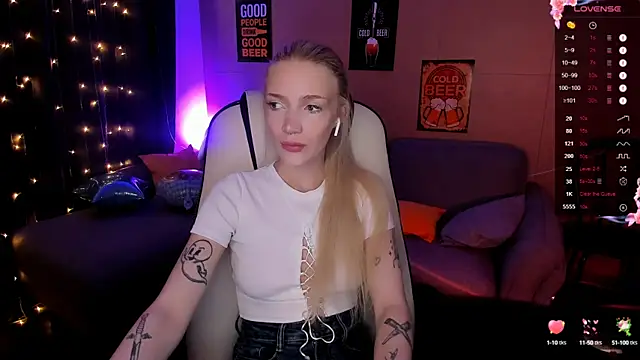 AnyaTaylor  online show from September 30, 1:54 am