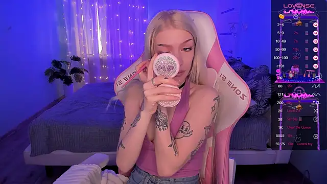 AnyaTaylor  online show from April 4, 2:10 am