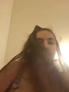 Snapshot of Michou02xXx chatting on December 21, 10:39 pm Michou02xXx online show from December 21, 10:39 pm