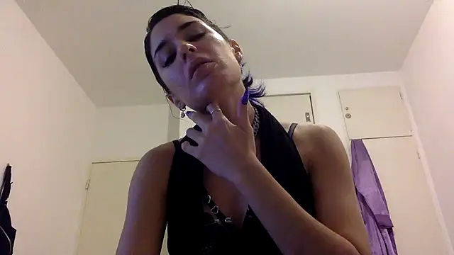 kendrafarq online show from March 9, 4:49 am