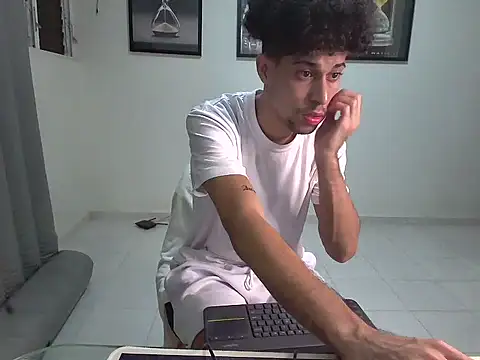 Dollarhot30 online show from January 14, 4:51 am