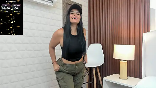 Mommy Naughty online show from May 5, 11:18 am