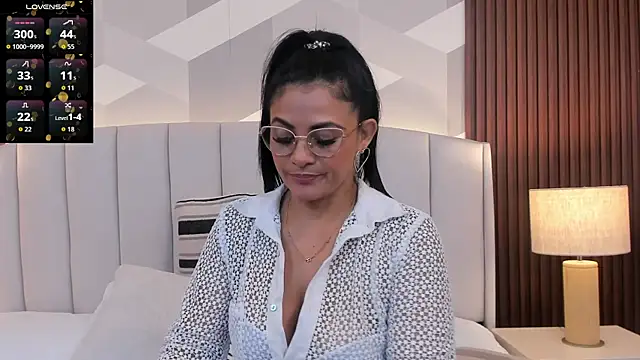 Mommy Naughty online show from May 13, 11:18 am