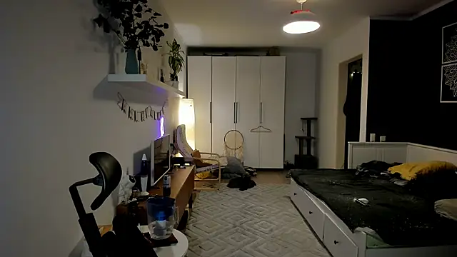 Snapshot of Bear_Beer130 chatting on November 14, 1:26 am Bear Beer130 online show from November 14, 1:26 am