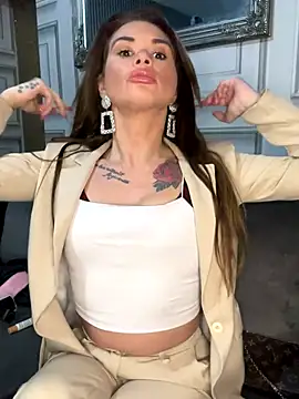 Josiebabyy online show from September 18, 9:50 pm