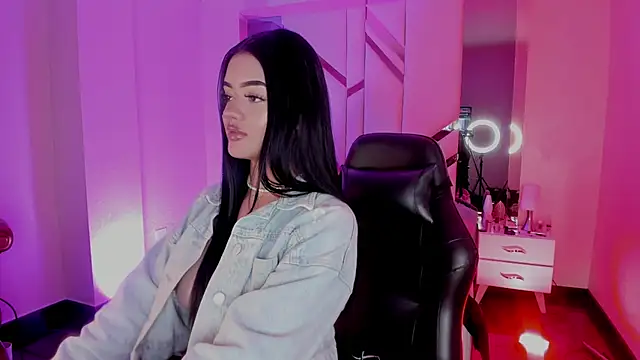 EmmaStonns online show from October 21, 1:45 pm