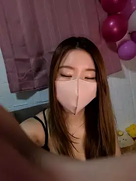 Snapshot of yuuhichan chatting on April 5, 2:31 am yuuhichan online show from April 5, 2:31 am