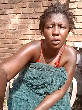 Snapshot of DarkQueen_94 chatting on November 2, 6:49 am DarkQueen 94 online show from November 2, 6:49 am