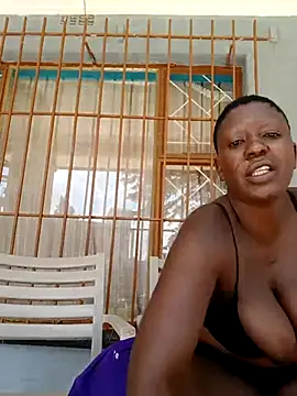 Snapshot of DarkQueen_94 chatting on February 27, 9:31 am DarkQueen 94 online show from February 27, 9:31 am