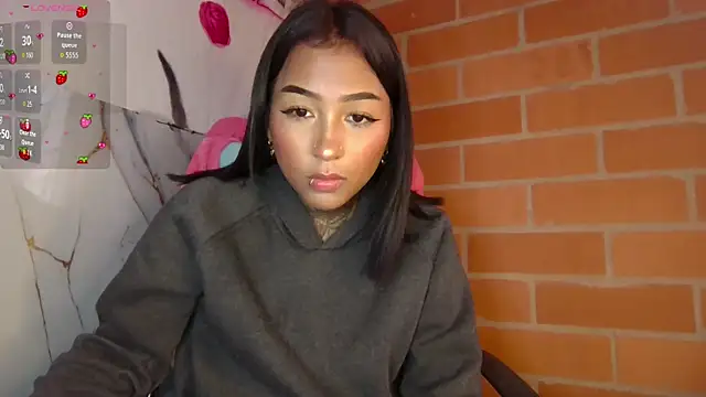 Snapshot of kitty_moon1 chatting on September 9, 10:31 pm kitty moon1 online show from September 9, 10:31 pm