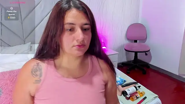 Snapshot of Victoria_Guzman chatting on October 27, 4:11 pm Victoria Guzman online show from October 27, 4:11 pm