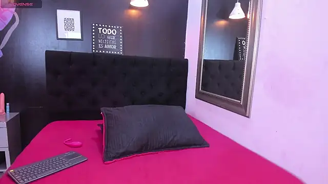 tiiny emilly online show from October 7, 8:06 pm