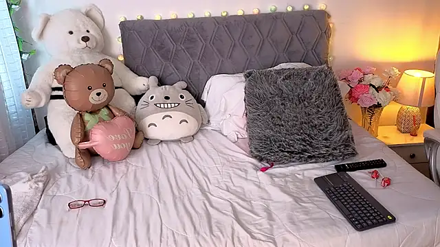 Snapshot of Ternura_Prohibida chatting on February 25, 5:44 pm Ternura Prohibida online show from February 25, 5:44 pm