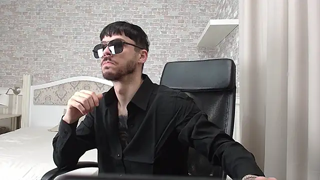 JonahShaw online show from October 25, 4:20 am