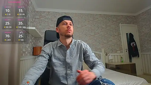Snapshot of JonahShaw chatting on May 21, 4:30 am JonahShaw online show from May 21, 4:30 am