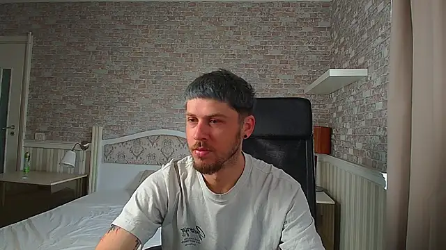 Snapshot of JonahShaw chatting on June 1, 4:14 am JonahShaw online show from June 1, 4:14 am