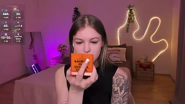 Lisa Blossom online show from May 6, 6:08 am