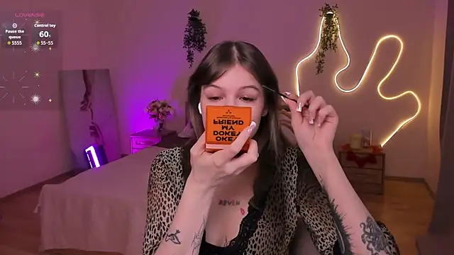 Lisa Blossom online show from May 8, 6:08 am