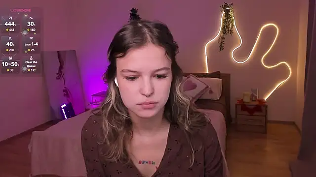 Lisa Blossom online show from May 11, 6:08 am