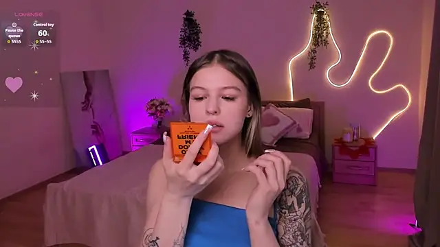 Lisa Blossom online show from May 14, 6:09 am