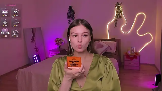 Lisa Blossom online show from May 18, 6:08 am